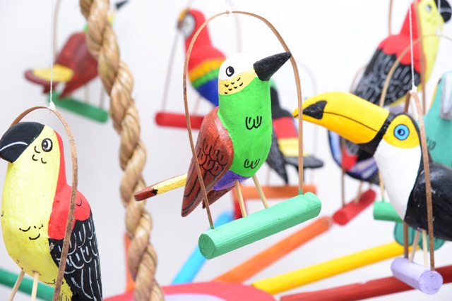 Artesanato Amazônico: A Magia dos Brinquedos de Miriti