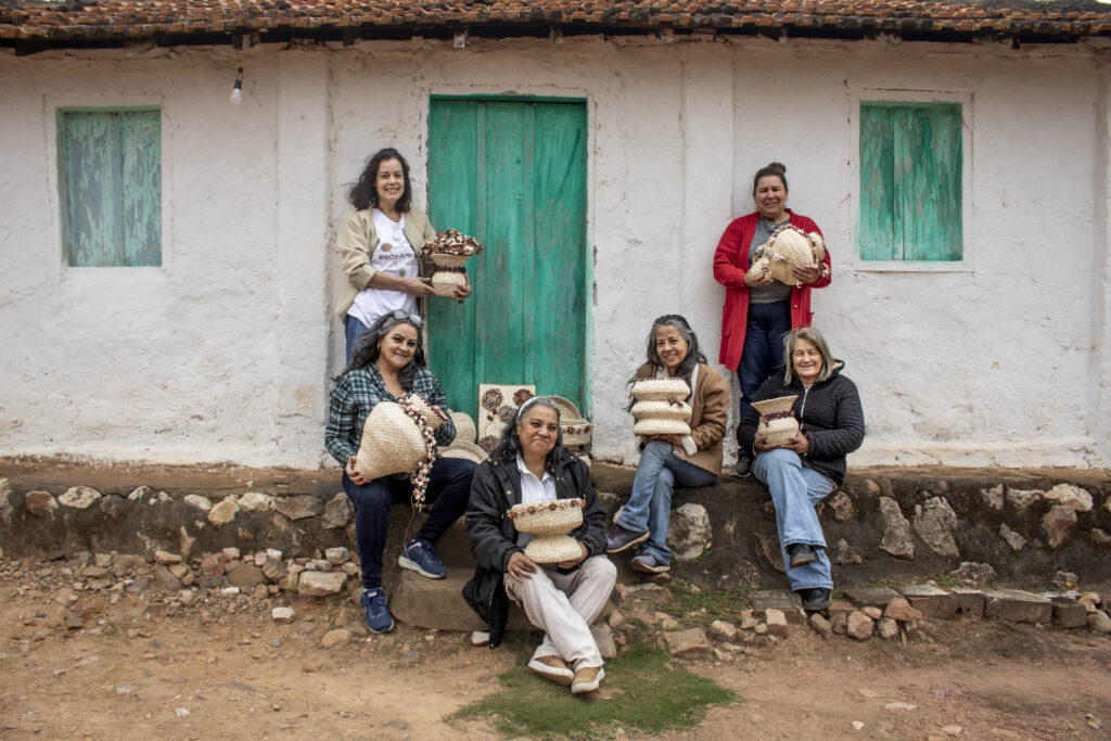 Guapiara Laboratório de Inovação Artesanal: construindo caminhos coletivos para ...